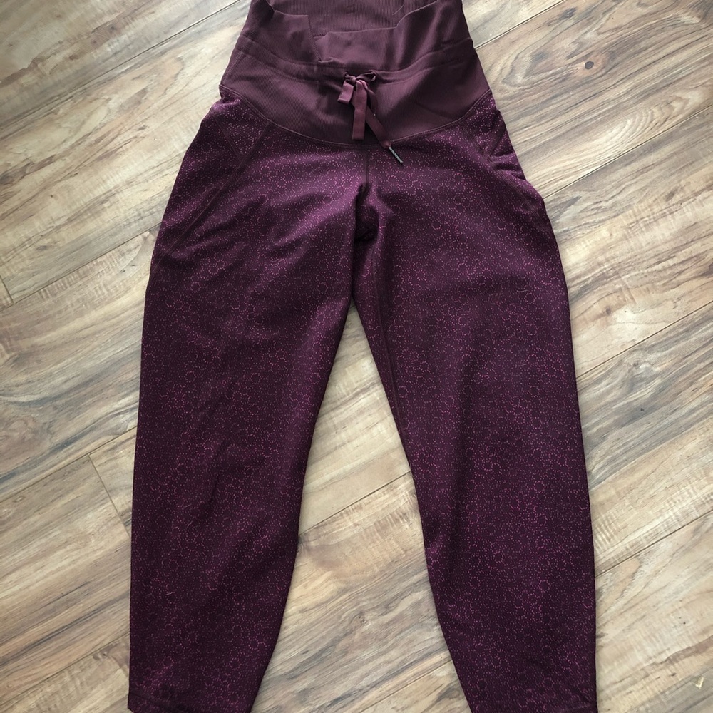 Lululemon crops